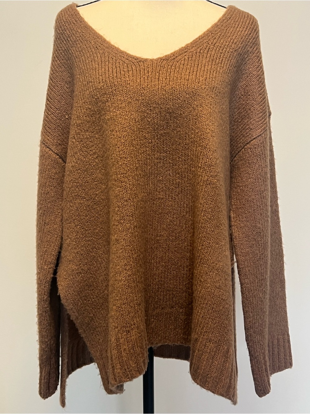 Z Supply V-Neck Oversized Sweater in Cocoa